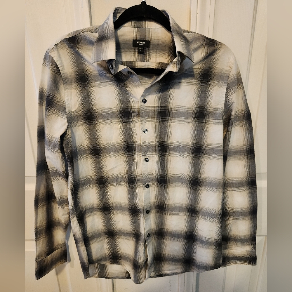 Mens Express slim fit Small button down long sleeve shirt